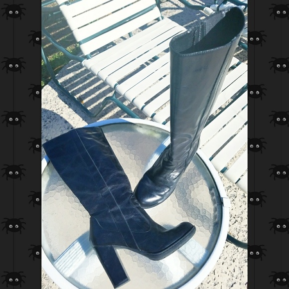 Born Shoes - Great condition Born heeled boots size 7.5